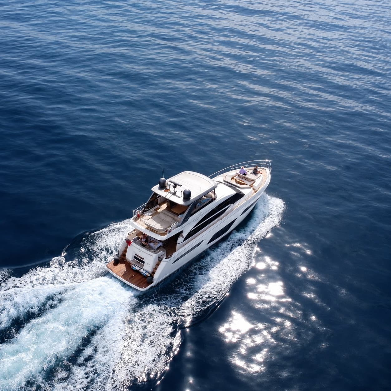 Yachts & boats